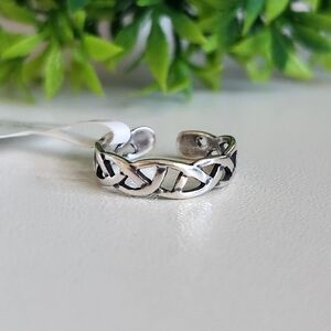 925 Sterling Silver Knotted Toe Ring